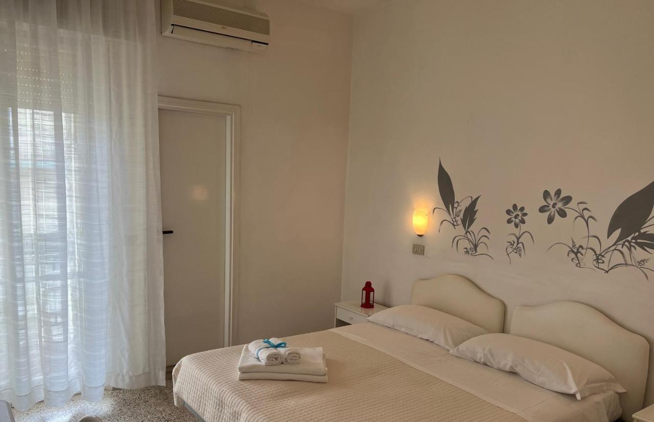 Albergo B&B Serafini Rimini Eksteriør bilde